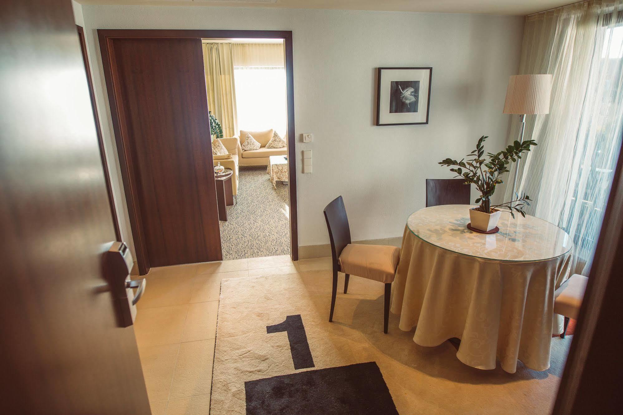 Lindenhof Hotel Tepe 다머 외부 사진